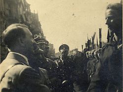Enkelin entdeckt Foto mit Hitler: "War mein Großvater ein überzeugter Nationalsozialist?"